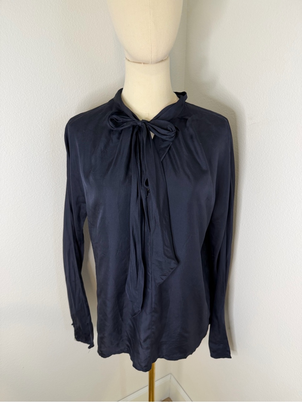 Brochu Walker Navy Tie-Neck Long Sleeve Blouse 100% Silk‎ Size Small